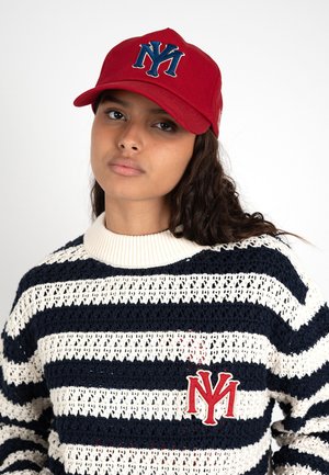 PROHIBITED, MODERN YUPPIES 5-PANEL CAP UNISEX - Pet - red