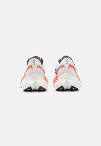 Saucony ENDORPHIN PRO 4 - Løbesko til landevejen - white/black