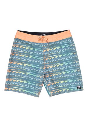 Pantaloni da nuoto con motivo a onde in tonalità di blu, verde e arancione, dotati di vita elastica e etichetta nera sul bordo.