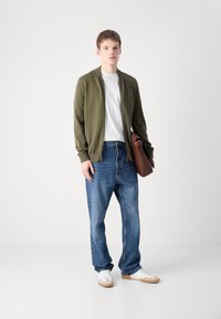 HUGO SAN JAQUE - Bomber dzseki - khaki