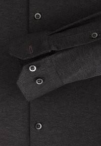 Donkergrijs overhemd met knopen, van gestructureerde stof, met een schuine kraag, manchetten met twee knopen en grijze knopen, met een subtiele gemêleerde patroon.