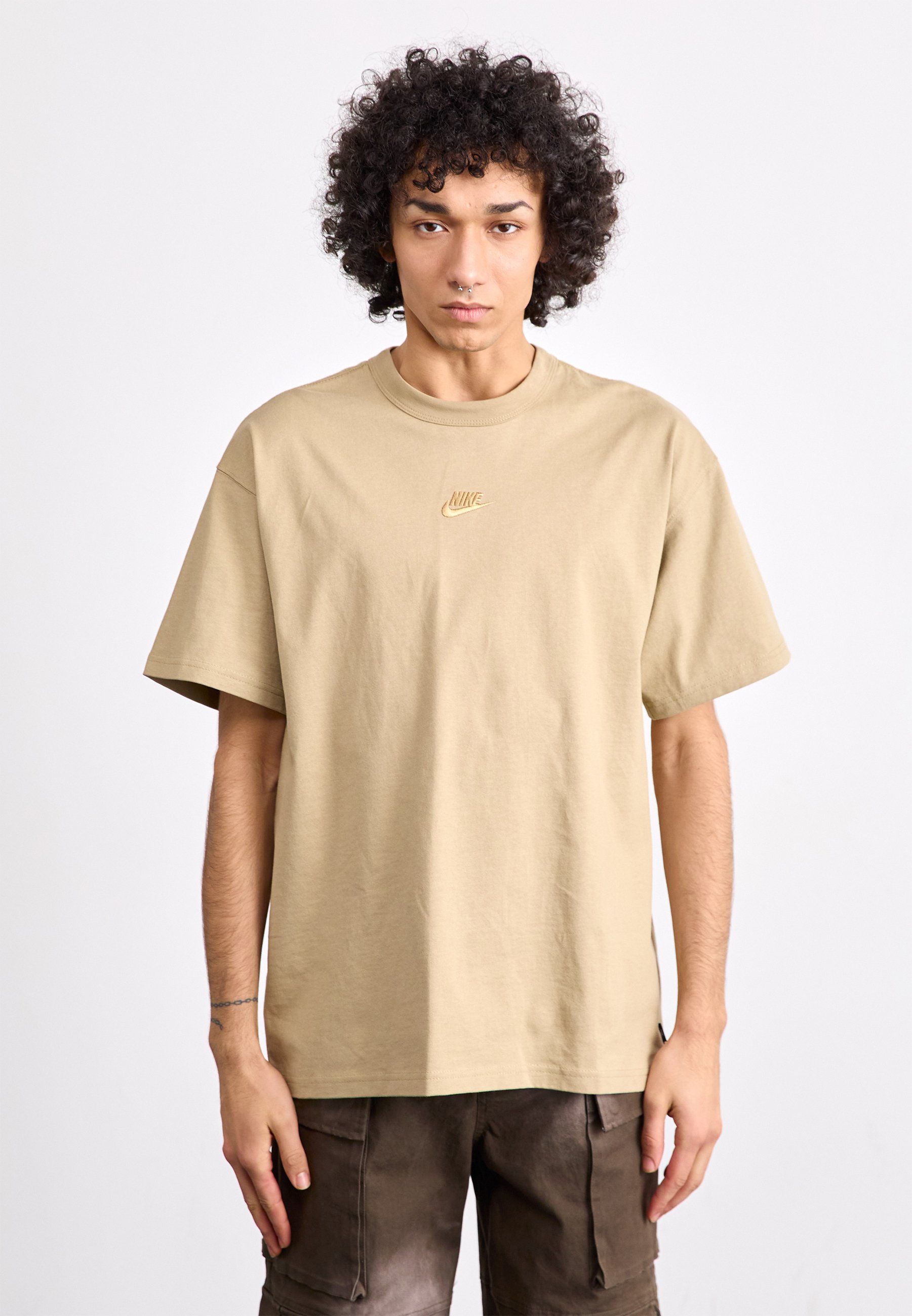 ★Nike★ Sportswear Athletics T-shirt M Parachute Beige Sale Nike Sportswear SPORTSWEAR PREMIUM ESSENTIALS - Basic T