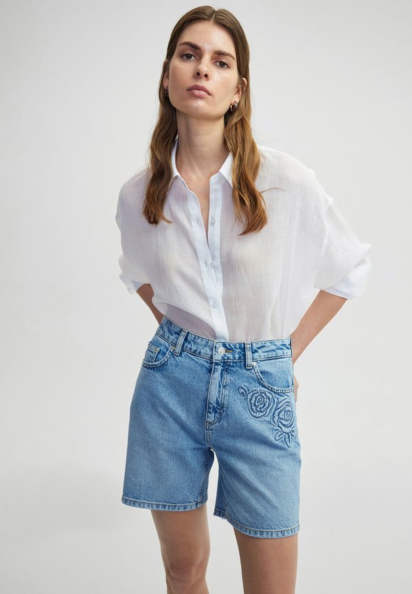 FLORAL MOTIF - Jeans Shorts - lindigo