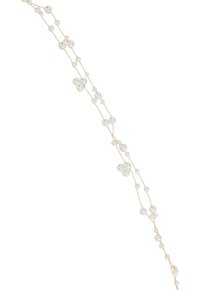 Collana delicata con catena, caratterizzata da perle bianche di forma irregolare, di varie dimensioni, infilate su un sottile filo color oro.