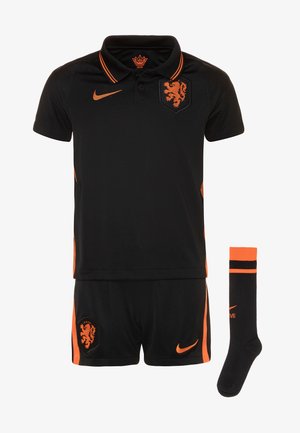 NIEDERLANDE SET - Sports shorts - black/safety orange
