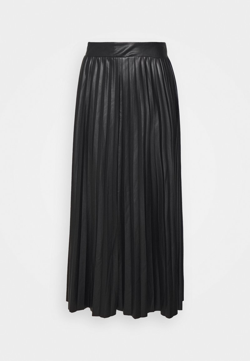 Jupe midi plissée noire avec une taille haute en similicuir brillant sur fond blanc uni.