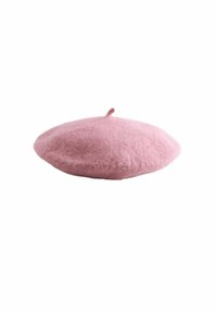 Béret en laine de couleur rose doux, avec une forme arrondie et une boucle au centre, présentant une texture lisse et un bord légèrement surélevé.
