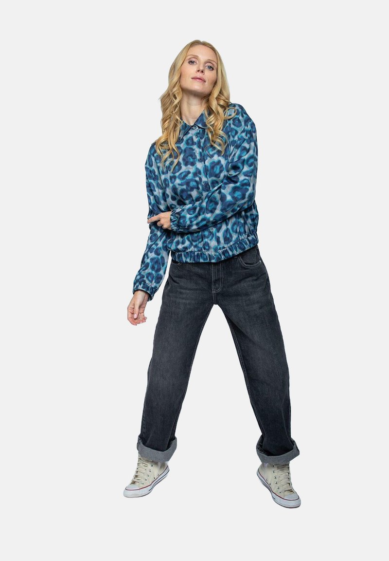 Emily van den Bergh Overhemdblouse - silver aqua leo