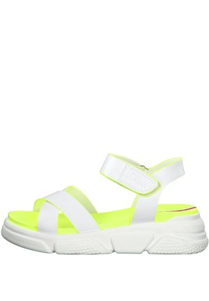 s.Oliver Platform sandals - white