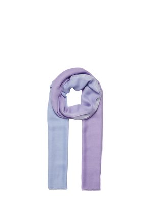 Écharpe légère pliée en boucle avec un côté bleu pastel et l'autre côté violet pastel, sur fond blanc.