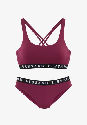 Bikini-set in een diepe bordeauxkleur. De top heeft kruislingse banden en een zwarte elastische band met de tekst "ELBSAND". De onderkant heeft een bijpassende band.