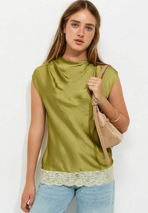 New Look, DARK KHAKI COWL NECK LACE HEM SATIN BLOUSE - Blusa - khaki
