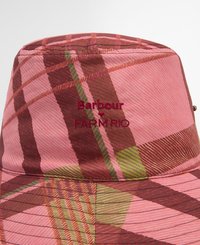 Roze en bruine geblokte bucket hat met geborduurd "Barbour Farm Rio" logo. Gemaakt van textuurstof met een brede rand en naaddetails.