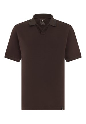 Polo marron foncé à manches courtes avec un col cranté et une petite étiquette de logo de marque en bas de l'ourlet.