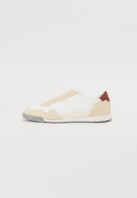 Unselected, open white