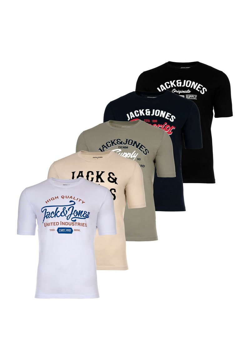 Viisi lyhythihaista T-paitaa valkoisena, beigena, oliivinvihreänä, laivastonsinisenä ja mustana, jokaisessa on erillinen "Jack & Jones" -graafinen printti edessä.