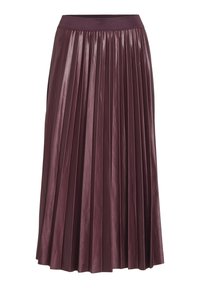 Falda midi plisada en un tejido burdeos oscuro brillante con cintura elástica, presentada sobre un fondo blanco.