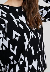 Mavi Sweter