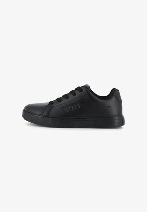 Pantof sport de piele negru cu talpă joasă, șireturi negre și logo "BOSS" embosat pe lateral, talpă plată de cauciuc și guler căptușit.