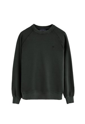 Felpa verde scuro a maniche lunghe con scollo rotondo, polsini e orlo a coste, logo ricamato discreto sul petto a sinistra.