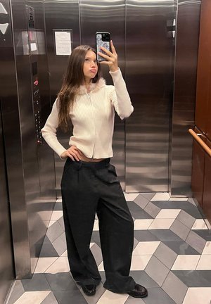 Bershka ZIP-UP WITH HOOD  - Cardigan - beige