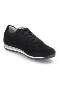 Schwarze Wildleder-Sneaker mit niedrigem Profil, runder Spitze, Vorderlacing und einer weißen Sohle mit strukturiertem schwarzen Profil. Subtile Steppnähte.
