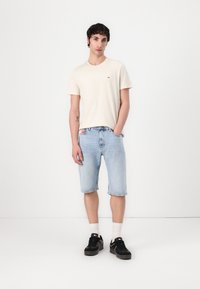 Tommy Jeans TEE 3 PACK - T-shirt basic - ecru/desert sand dune/black