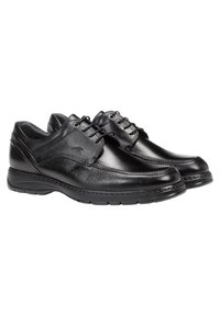 Scarpe in pelle nera con finitura liscia, caratterizzate da un design con allacciatura, punta leggermente rialzata e dettagli testurizzati sui lati. Suola in gomma.