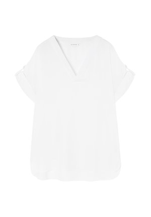 Balta, laisva bluzonė su V formos iškirpte, trumpomis rankovėmis su užvyniojimu ir mygtukų akcentais ant pečių; sklandi, lengva medžiaga.