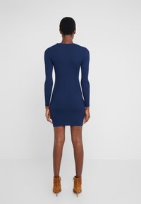 Patrizia Pepe Pouzdrové šaty - dark blue