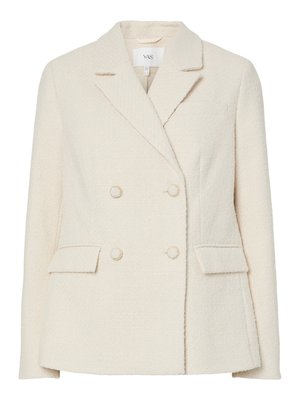 Dobbelspent beige blazer laget av teksturert stoff, med hakkede slag, to frontlommer og gullfargede knappedetaljer.