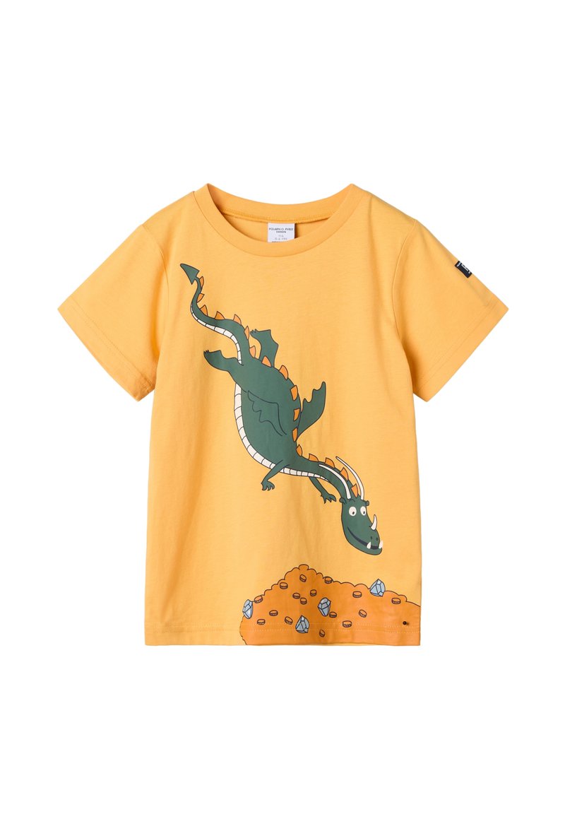 Gul bomulds t-shirt med et grønt dragegrafik, der dykker over en orange høj med blå ædelstene og mønter. Korte ærmer, rund halsudskæring.