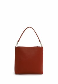 Bolso de hombro de cuero marrón con un acabado texturizado, forma plana y un solo asa. Presenta herrajes metálicos y un cierre de cremallera en la parte superior.
