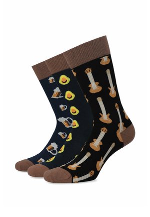 Trzy pary skarpetek: ciemnoniebieskie z kuflami piwa i awokado oraz czarne z gitarami. Każda ma brązowy mankiet i palce. Wykonane z mieszanki bawełny.