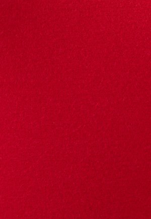 Tejido elástico rojo con una textura suave y un delicado patrón acanalado, ideal para prendas como blusas o vestidos.