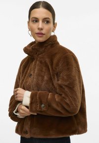 Vero Moda VMSONJAEVA - Zimní bunda - emperador