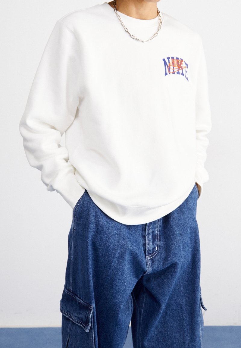 Nike Sportswear Sweatshirt - white