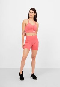 SQUATPROOF LIFT - Shorts - pink