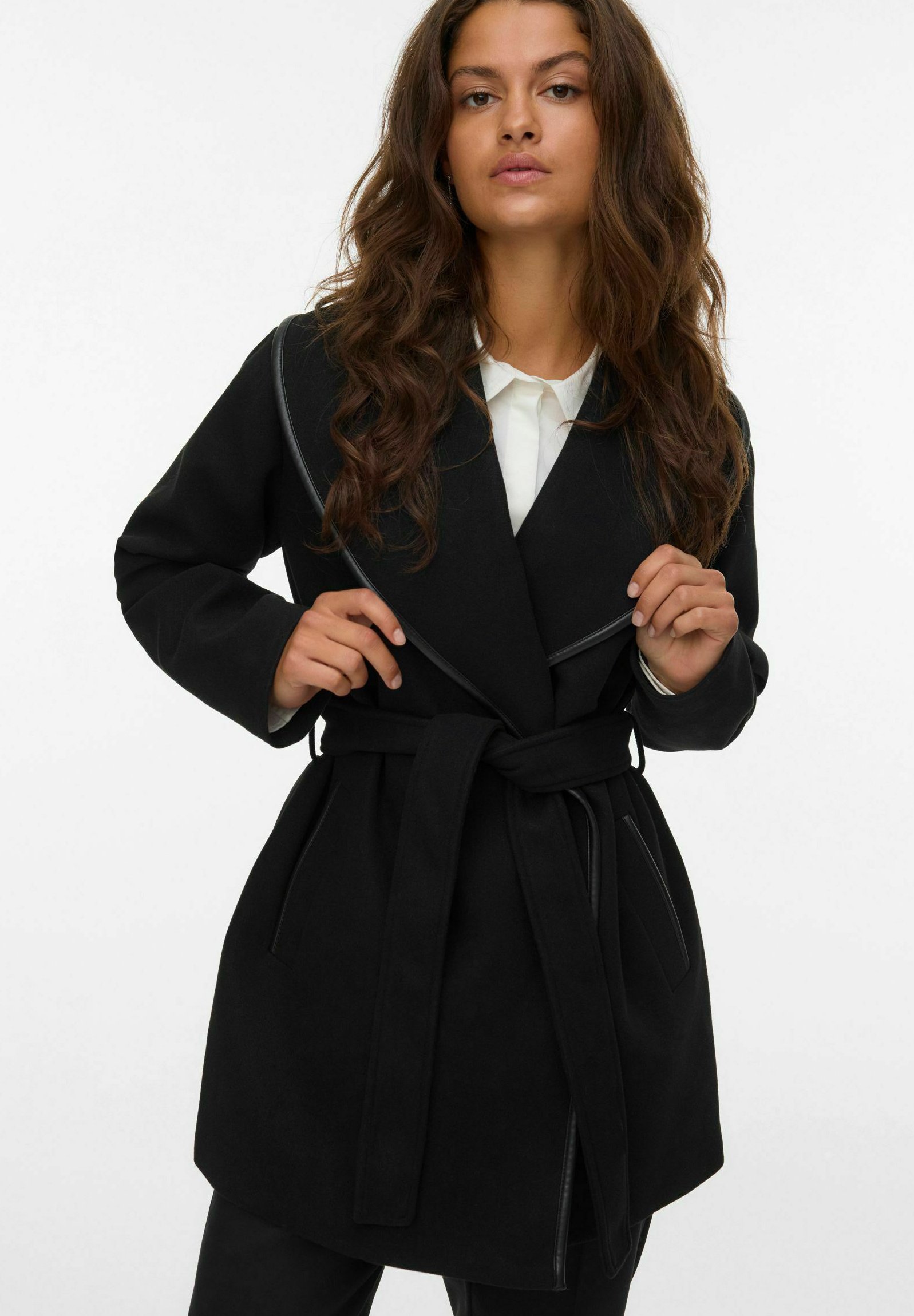 Vero Moda CLAUDIA - Short coat - black - Zalando