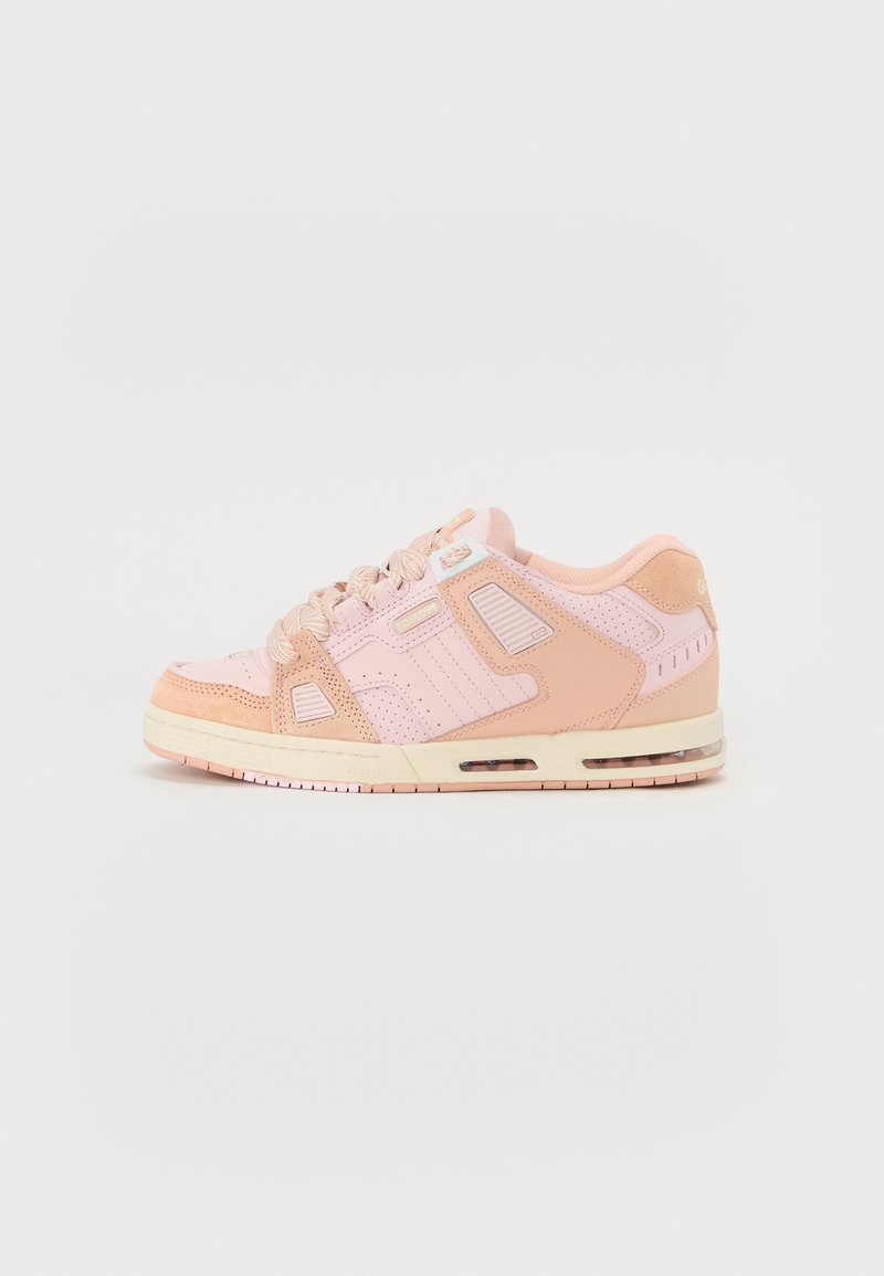 Globe SABRE - Baskets basses - pink