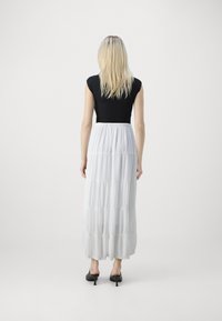 Hollister Co. FIVE TIER - Velika suknja - bright white