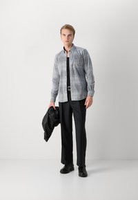 Thumbnail Image 6