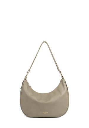Sac à épaule hobos en cuir taupe clair doux, avec une texture lisse et une seule bandoulière dotée de matériel en finition dorée.