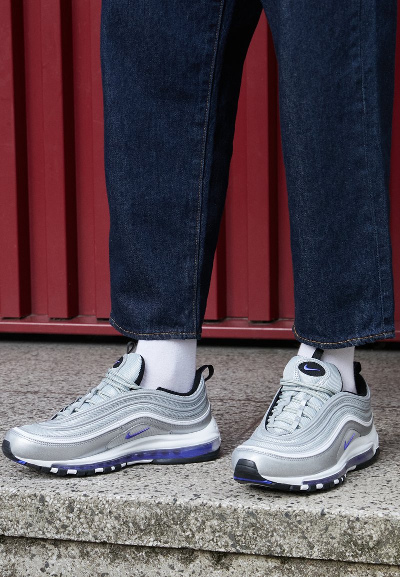 Nike Sportswear Air Max 97 Tenisky Metlalic Silver Persian Violet Black White Stribrna Barva Zalando Cz