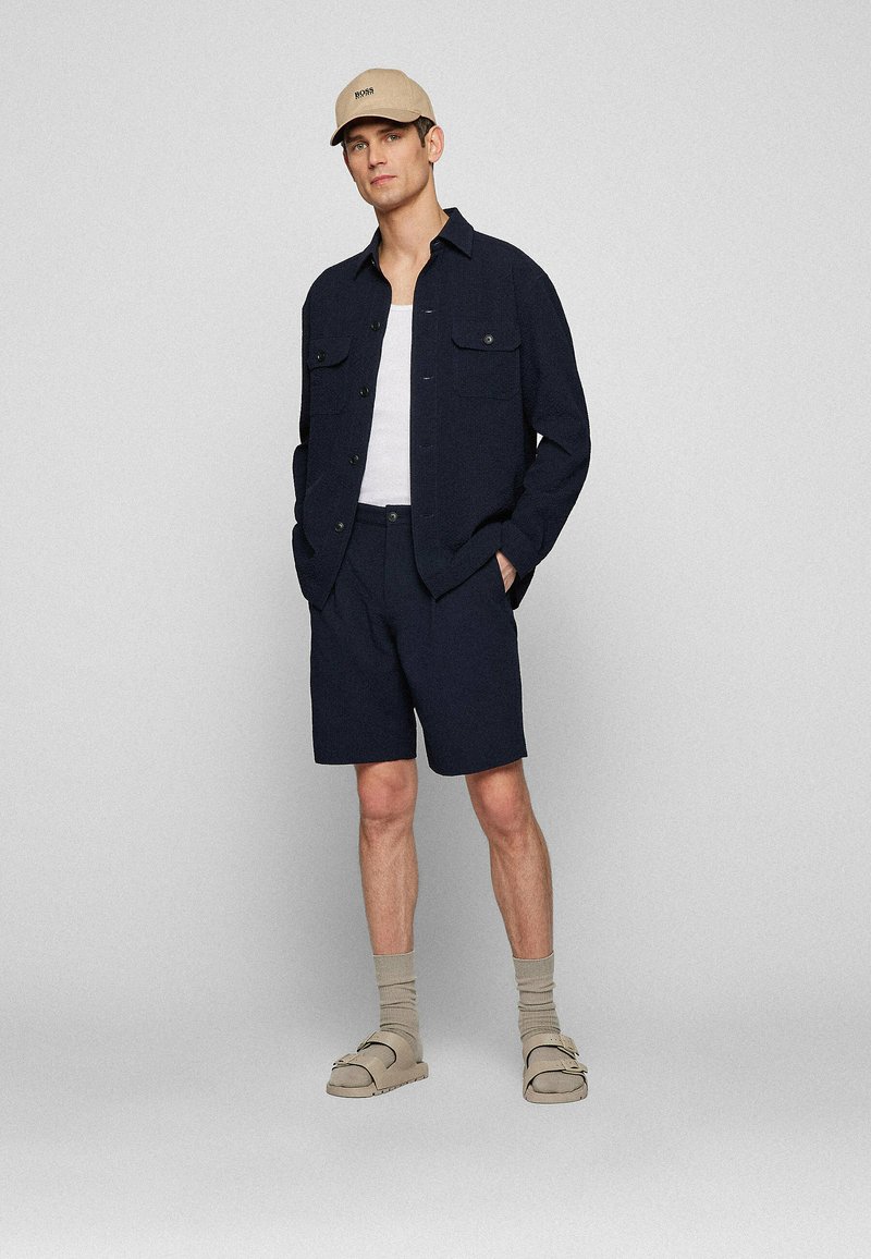 Herren Chino Shorts | BOSS Shorts dark blue four/dunkelblau - TC96193 Herren Chino Shorts | BOSS Shorts dark blue four/dunkelblau - TC96193
