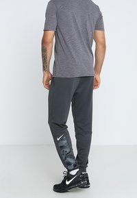 Nike Performance Trainingsbroek - anthracite