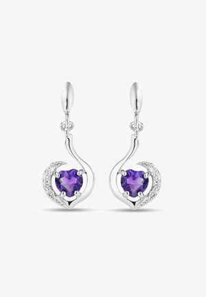 Boucles d’oreilles pendantes en argent avec des pierres précieuses violettes en forme de cœur et des formes de croissant de lune ornées de petits cristaux clairs.