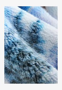 Selected, pink mountain scene