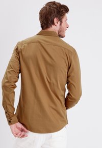 BONOBO Jeans MIT LANGEN ÄRMELN - Camicia - vert kaki