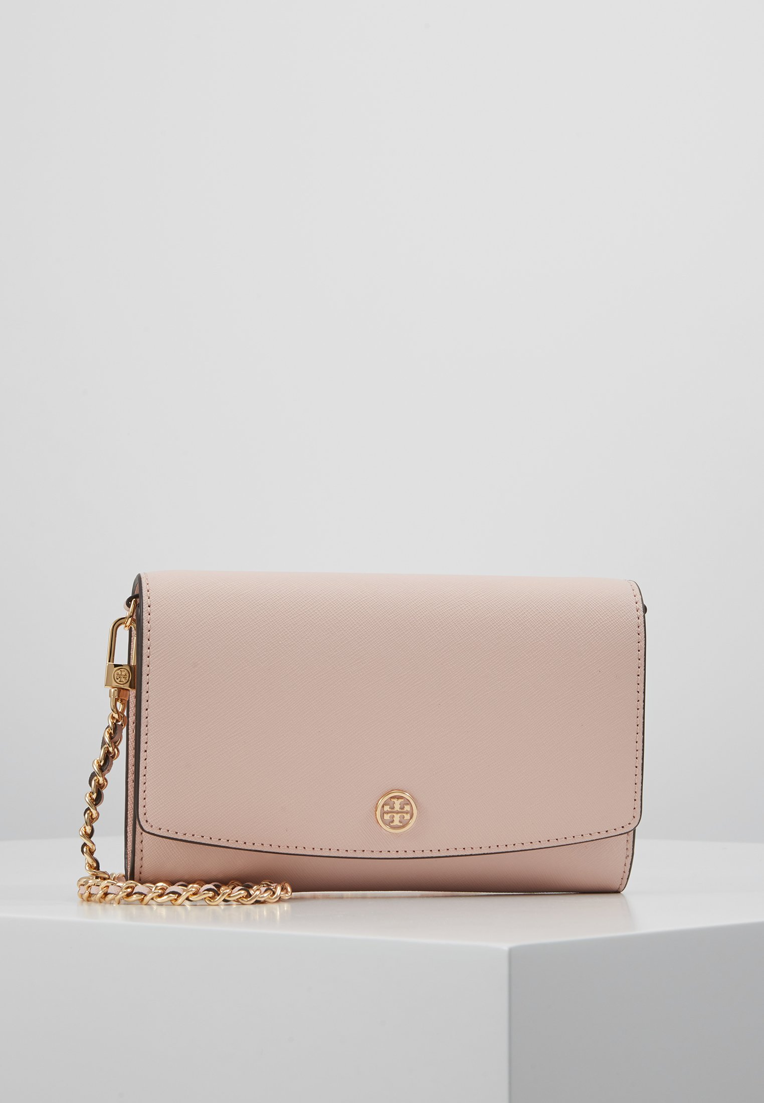 tory burch robinson pink